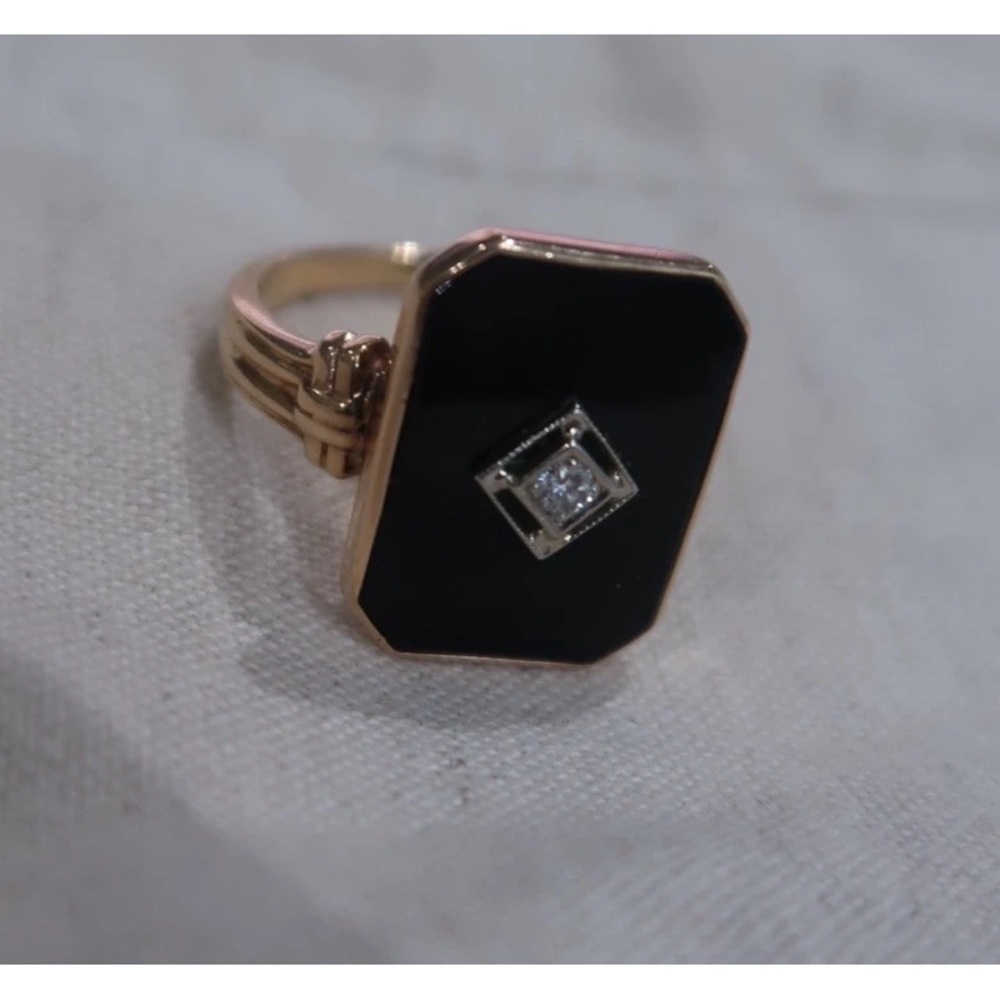 Grand Octavia Art Deco Style Ring-Yellow Gold, Onyx and Diamond